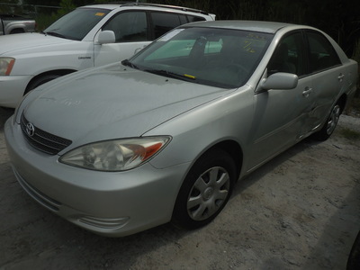 toyota camry le xle se