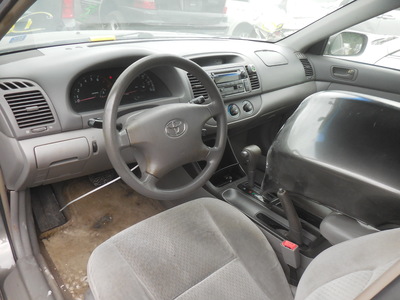 toyota camry le xle se