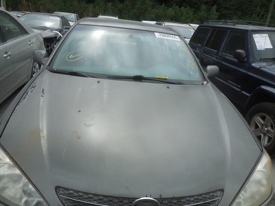 toyota camry le xle se