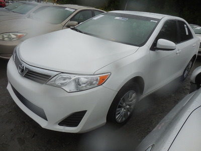 toyota camry l se le xle