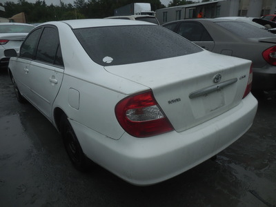 toyota camry le xle se