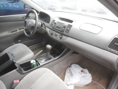 toyota camry le xle se