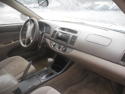 toyota camry le xle se