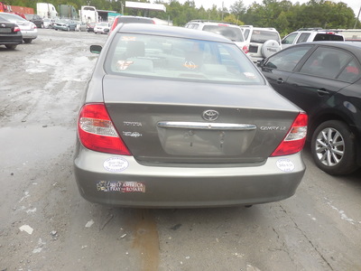 toyota camry le xle se