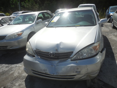 toyota camry le xle se