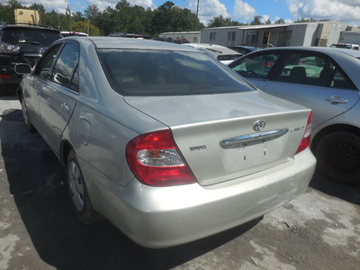 toyota camry le xle se