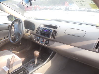 toyota camry le xle se