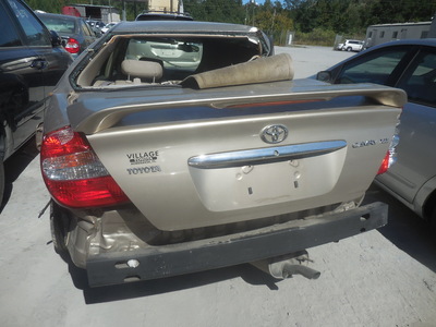 toyota camry le xle se