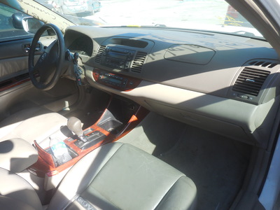 toyota camry le xle se