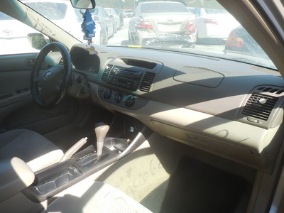 toyota camry le xle se