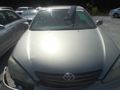 toyota camry le xle se