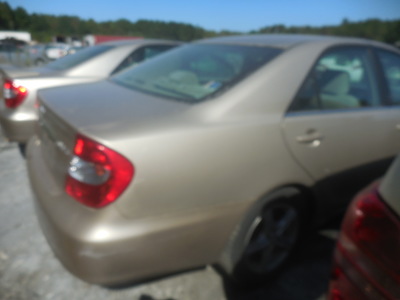 toyota camry le xle se