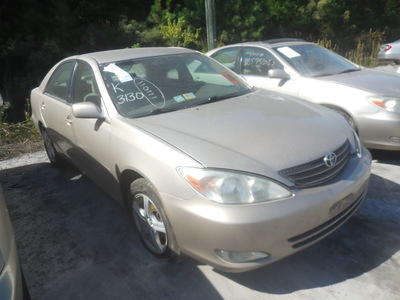 toyota camry le xle se