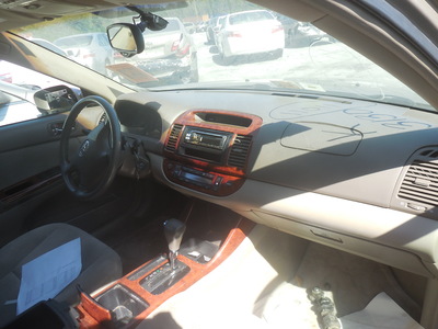 toyota camry le xle se