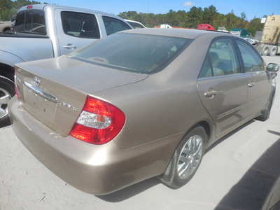 toyota camry le xle se