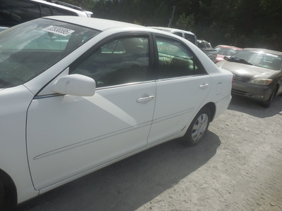 toyota camry le xle se