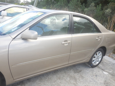 toyota camry le xle se