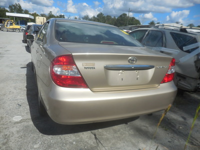 toyota camry le xle se