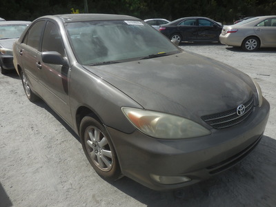 toyota camry le xle se