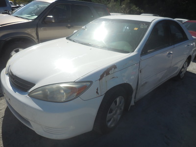 toyota camry le xle se