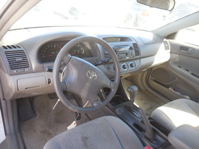 toyota camry le xle se