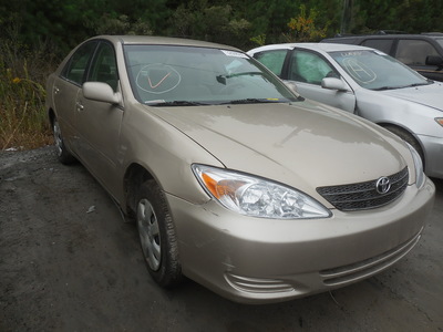 toyota camry le xle se