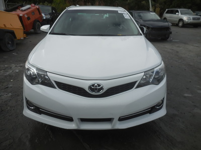 toyota camry l se le xle