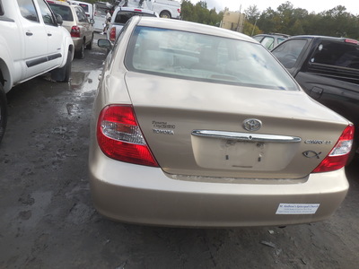 toyota camry le xle se