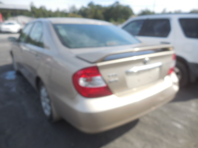 toyota camry le xle se