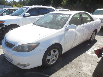 toyota camry le xle se