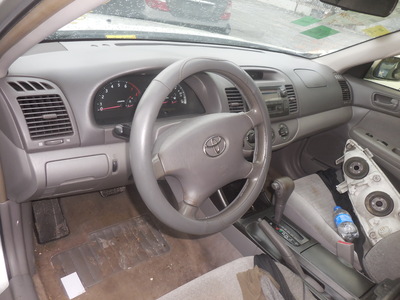 toyota camry le xle