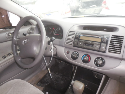 toyota camry le xle se