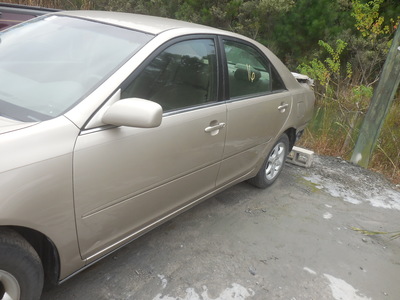 toyota camry le xle se