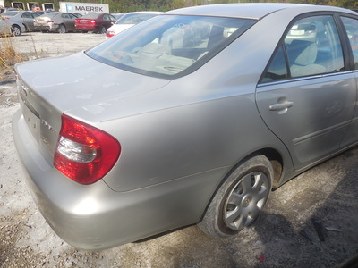 toyota camry le xle se