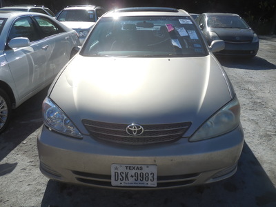 toyota camry le xle se