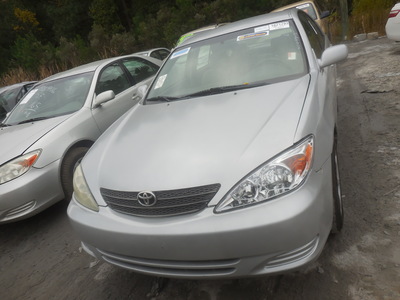 toyota camry le xle se