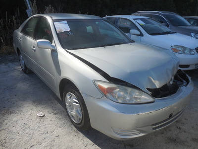 toyota camry le xle se