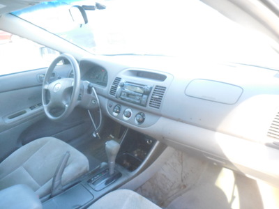 toyota camry le xle se