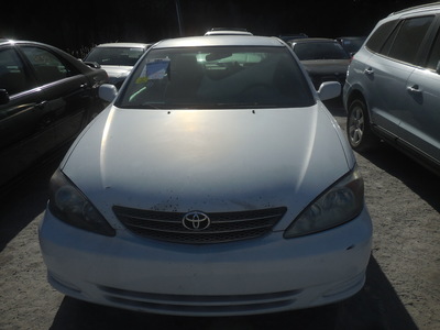 toyota camry le xle se