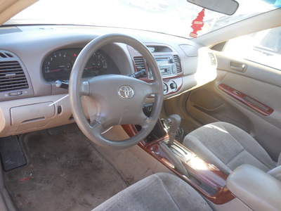 toyota camry le xle se