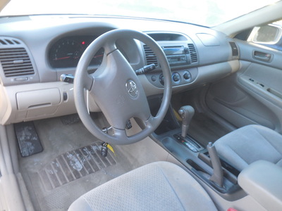 toyota camry le xle se