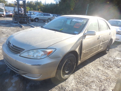 toyota camry le xle se