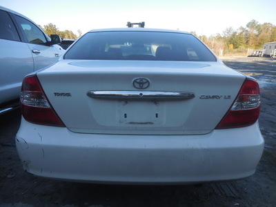 toyota camry le xle se