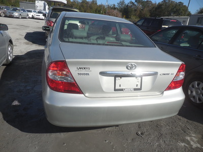 toyota camry le xle se