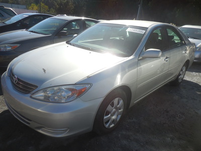 toyota camry le xle se