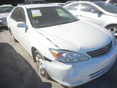 toyota camry le xle se