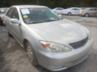 toyota camry le xle se