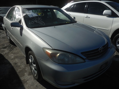 toyota camry le xle se