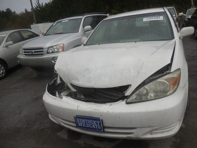 toyota camry le xle se