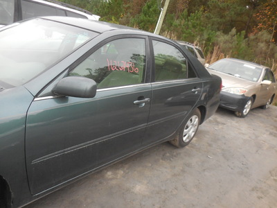 toyota camry le xle se